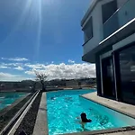 빌라 Poseidon With Private Heated Pool, Sauna And Stunning Volcano Views By Amazzzing Travel *
