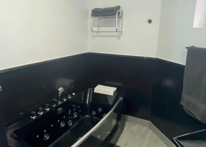 Poseidon With Private Heated Pool, Sauna And Stunning Volcano Views By Amazzzing Travel וילה