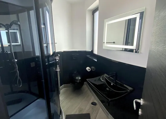 וילה Poseidon With Private Heated Pool, Sauna And Stunning Volcano Views By Amazzzing Travel *