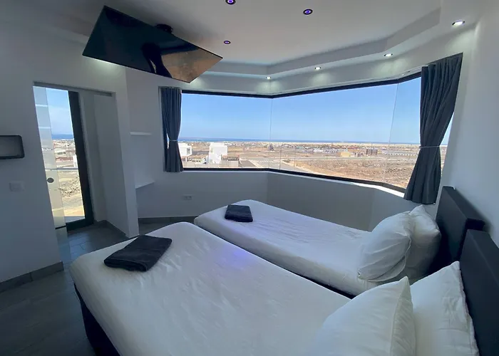 וילה Poseidon With Private Heated Pool, Sauna And Stunning Volcano Views By Amazzzing Travel קורלחו