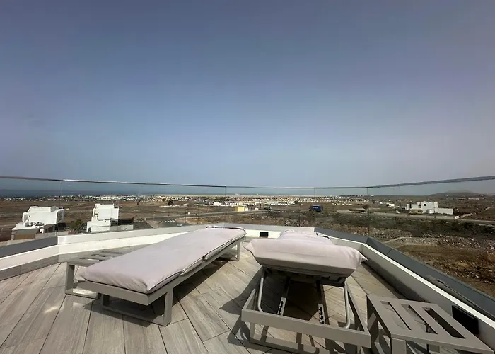 Poseidon With Private Heated Pool, Sauna And Stunning Volcano Views By Amazzzing Travel וילה