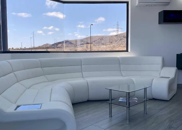 Poseidon With Private Heated Pool, Sauna And Stunning Volcano Views By Amazzzing Travel וילה קורלחו