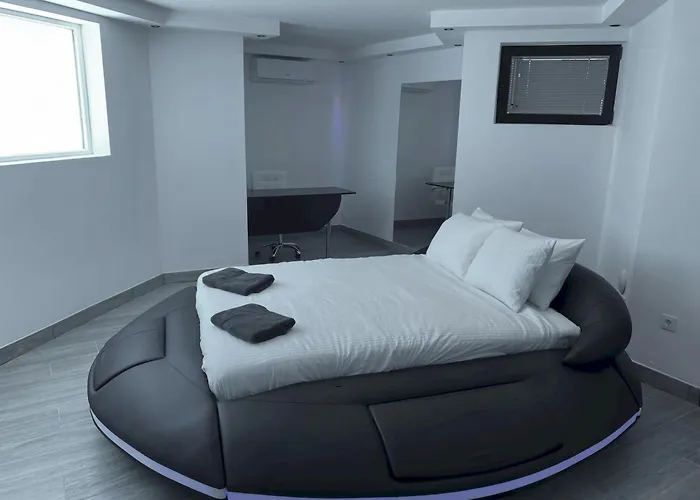 Poseidon With Private Heated Pool, Sauna And Stunning Volcano Views By Amazzzing Travel וילה קורלחו